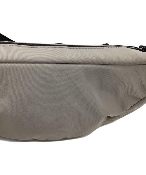 DIESEL（ディーゼル）DIESEL (ディーゼル) ボディバッグ グレーの古着・服飾アイテム