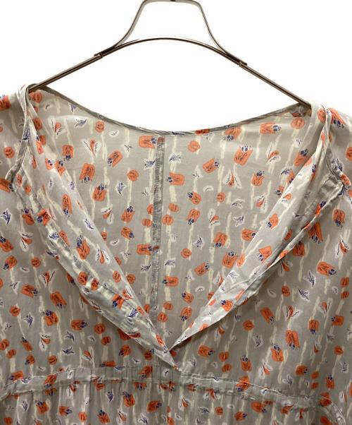 YARRA（ヤラ）YARRA (ヤラ) 花柄ワンピース グレー×オレンジ サイズ:FREEの古着・服飾アイテム