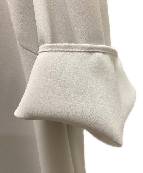 UNTITLED（アンタイトル）UNTITLED (アンタイトル) ワンピース アイボリー サイズ:2の古着・服飾アイテム