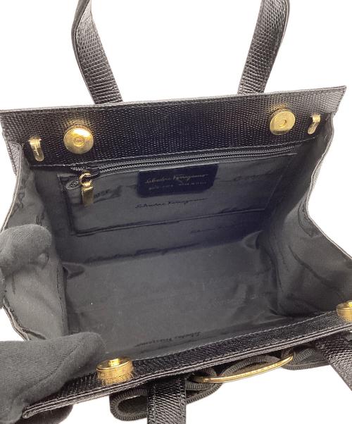 Salvatore Ferragamo（サルヴァトーレ フェラガモ）Salvatore Ferragamo (サルヴァトーレ フェラガモ) ヴァラリボン2WAYハンドバッグ ブラックの古着・服飾アイテム