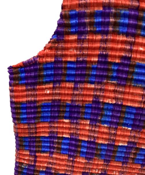 ISSEY MIYAKE（イッセイミヤケ）ISSEY MIYAKE (イッセイミヤケ) タンクトップ レッド×ブルー サイズ:Ⅿの古着・服飾アイテム