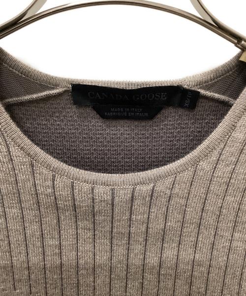 CANADA GOOSE（カナダグース）CANADA GOOSE (カナダグース) ELMVALE ニットセーター ベージュ サイズ:XSの古着・服飾アイテム