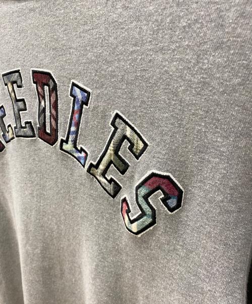 Needles（ニードルズ）Needles (ニードルズ) アーチロゴスウェット グレー サイズ:XLの古着・服飾アイテム