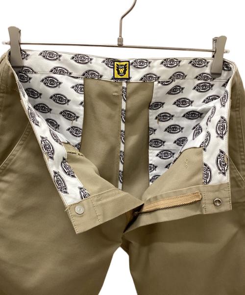 HUMAN MADE×Dickies（ヒューマンメイド×ディッキーズ）HUMAN MADE×Dickies (ヒューマンメイド×ディッキーズ) チノパン ベージュ サイズ:Mの古着・服飾アイテム