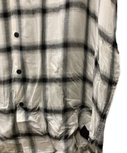 ZEPHYREN（ゼファレン）ZEPHYREN (ゼファレン) 半袖シャツ ライトグレー サイズ:XLの古着・服飾アイテム