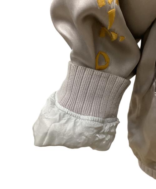 Hysteric Glamour（ヒステリックグラマー）Hysteric Glamour (ヒステリックグラマー) PARADISE刺繍スカジャン シルバーグレー サイズ:Mediumの古着・服飾アイテム