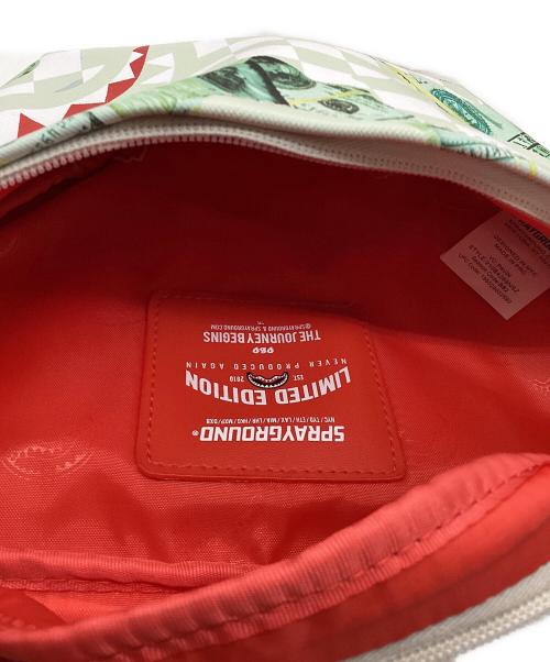 SPRAYGROUND（スプレーグランド）SPRAYGROUND (スプレーグランド) ボディバッグ ホワイト×グリーン 未使用品の古着・服飾アイテム