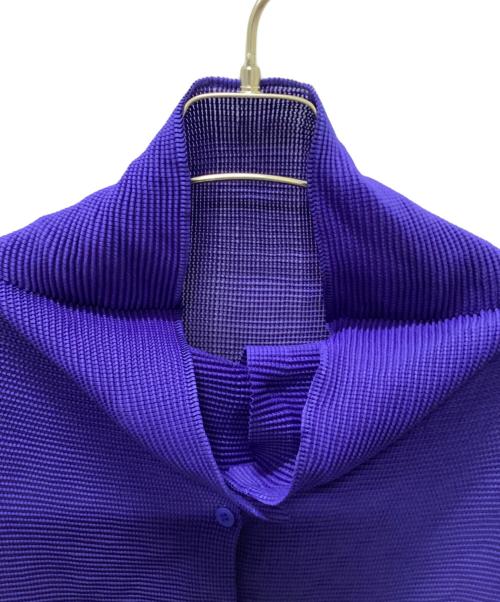 me ISSEY MIYAKE（ミーイッセイ ミヤケ）me ISSEY MIYAKE (ミーイッセイ ミヤケ) ワッフルプリーツハイネックショートスリーブシャツ ブルー サイズ:記載なしの古着・服飾アイテム