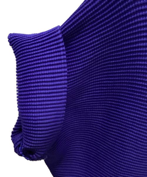 me ISSEY MIYAKE（ミーイッセイ ミヤケ）me ISSEY MIYAKE (ミーイッセイ ミヤケ) ワッフルプリーツハイネックショートスリーブシャツ ブルー サイズ:記載なしの古着・服飾アイテム