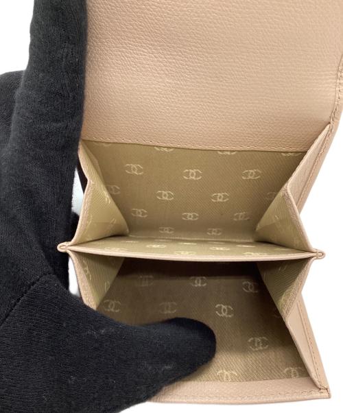 CHANEL（シャネル）CHANEL (シャネル) ココボタン 3つ折財布 ベージュの古着・服飾アイテム