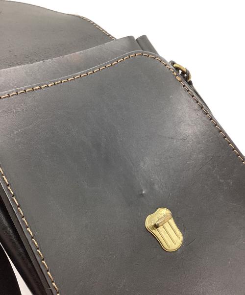 Herz（ヘルツ）Herz (ヘルツ) ラップフラップミニショルダーバッグ ブラックの古着・服飾アイテム