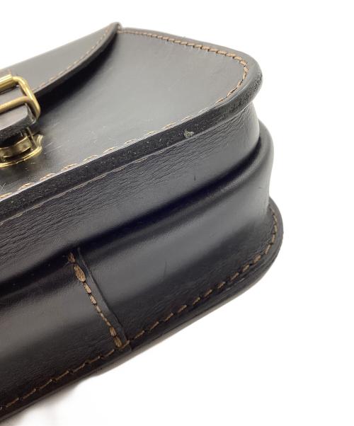 Herz（ヘルツ）Herz (ヘルツ) ラップフラップミニショルダーバッグ ブラックの古着・服飾アイテム