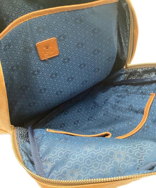 sot（ソット）sot (ソット) LUKEレザーファスナーバッグパック キャメルの古着・服飾アイテム