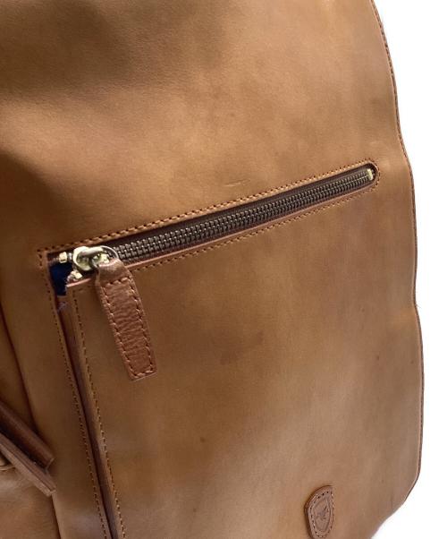 sot（ソット）sot (ソット) LUKEレザーファスナーバッグパック キャメルの古着・服飾アイテム