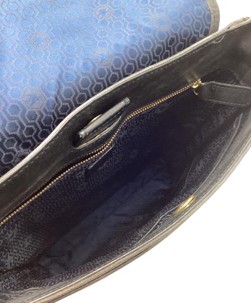 sot（ソット）sot (ソット) プエブロレザー縦型ショルダーバッグ ブラックの古着・服飾アイテム