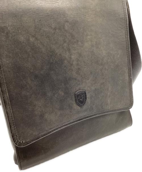 sot（ソット）sot (ソット) プエブロレザー縦型ショルダーバッグ ブラックの古着・服飾アイテム