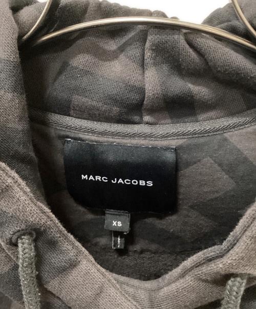 MARC JACOBS（マークジェイコブズ）MARC JACOBS (マークジェイコブス) MONOGRAM OVERSIZED HOODIE グレー サイズ:XSの古着・服飾アイテム