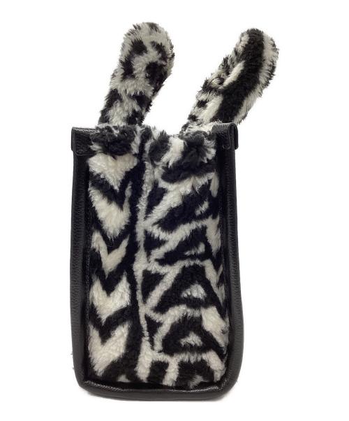 MARC JACOBS（マークジェイコブズ）MARC JACOBS (マークジェイコブス) トートバッグ ブラック×ホワイトの古着・服飾アイテム