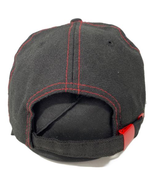 New Era（ニューエラ）New Era (ニューエラ) キャップ ブラック×レッドの古着・服飾アイテム