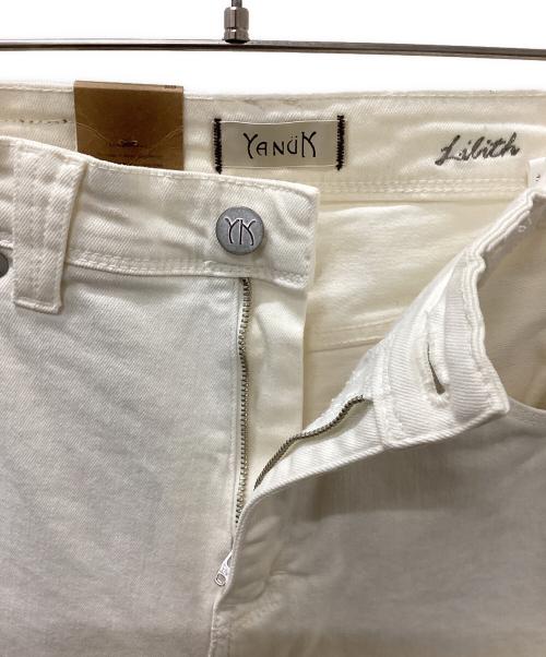 YANUK（ヤヌーク）YANUK (ヤヌーク) ワイドストレート デニムパンツ LILITH ホワイト サイズ:25の古着・服飾アイテム