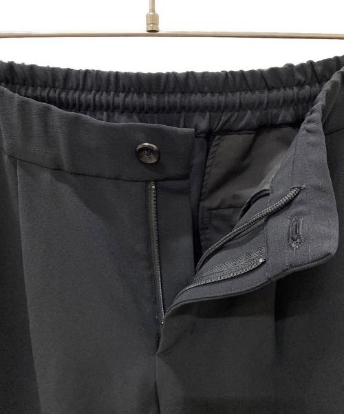 ATTACHMENT（アタッチメント）ATTACHMENT (アタッチメント) PE STRETCH DOUBLE CLOTH REGULAR FIT EASY TROUSERS ブラック サイズ:3の古着・服飾アイテム