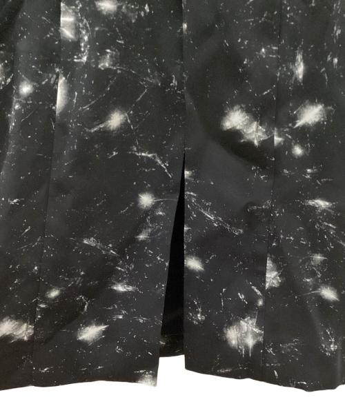 ENFOLD（エンフォルド）ENFOLD (エンフォルド) プリントロングスカート ブラック×ホワイト サイズ:38の古着・服飾アイテム