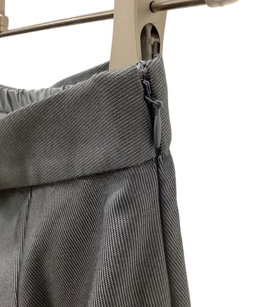 LE CIEL BLEU（ルシェルブルー）LE CIEL BLEU (ルシェルブルー) Pleated Hem Skirt グレー サイズ:36の古着・服飾アイテム