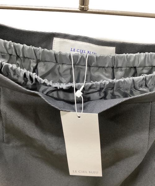LE CIEL BLEU（ルシェルブルー）LE CIEL BLEU (ルシェルブルー) Pleated Hem Skirt グレー サイズ:36の古着・服飾アイテム