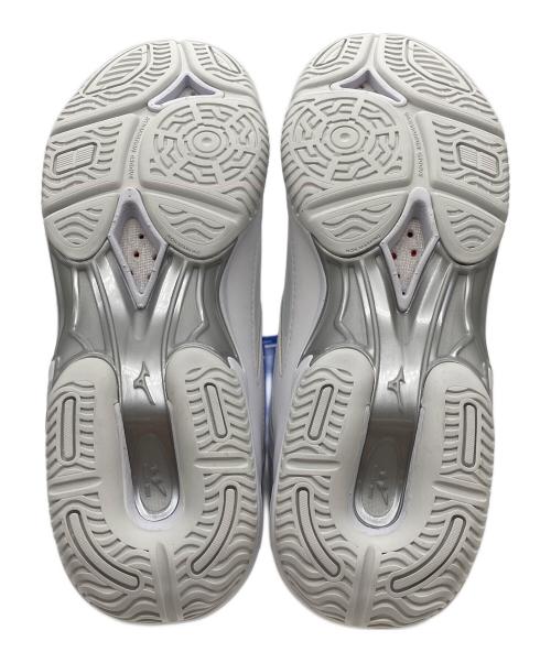 MIZUNO（ミズノ）MIZUNO (ミズノ) ウエーブダイバース LG 5 ホワイト サイズ:24.5 未使用品の古着・服飾アイテム