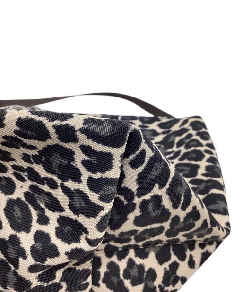 Herve Chapelier（エルベシャプリエ）Herve Chapelier (エルベシャプリエ) ナイロン舟型ショルダーバッグXS アイボリー×ブラックの古着・服飾アイテム