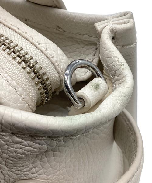 MARC JACOBS（マークジェイコブズ）MARC JACOBS (マークジェイコブズ) THE LEATHER TOTE ホワイトの古着・服飾アイテム
