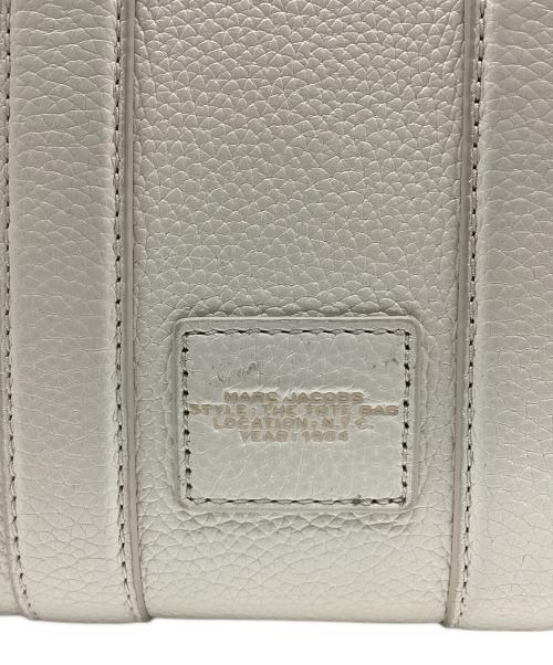 MARC JACOBS（マークジェイコブズ）MARC JACOBS (マークジェイコブズ) THE LEATHER TOTE ホワイトの古着・服飾アイテム