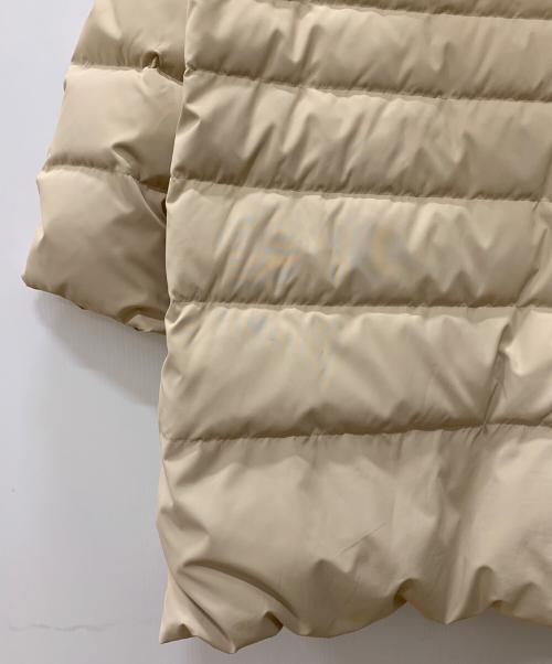 UNTITLED（アンタイトル）UNTITLED (アンタイトル) ダウンコート ベージュ サイズ:Mの古着・服飾アイテム