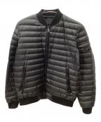 PRADAプラダ）の古着「トライアングルプレート ダウンジャケット」｜ブラック