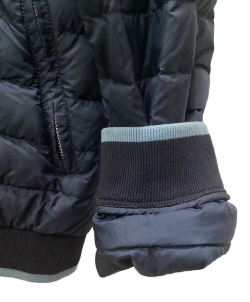 PRADA（プラダ）PRADA (プラダ) トライアングルプレートダウンジャケット ネイビー サイズ:44の古着・服飾アイテム