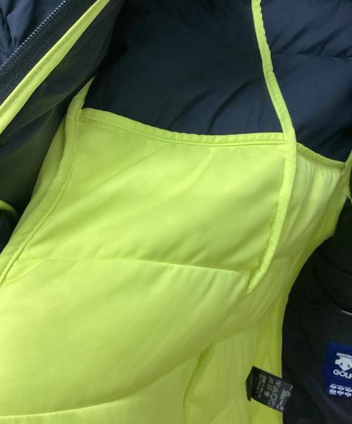 DESCENTE GOLF（デサントゴルフ）DESCENTE GOLF (デサントゴルフ) ゴルフウェア(トップス) ブラック×イエロー サイズ:Mの古着・服飾アイテム