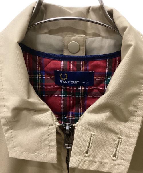 FRED PERRY（フレッドペリー）FRED PERRY (フレッドペリー) ハリントンマックコート ベージュ サイズ:XSの古着・服飾アイテム