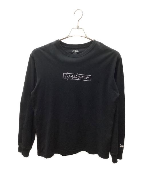 YOHJI YAMAMOTO（ヨウジヤマモト）YOHJI YAMAMOTO (ヨウジヤマモト) New Era (ニューエラ) ボックスロゴロングスリーブTシャツ ブラック サイズ:LARGEの古着・服飾アイテム