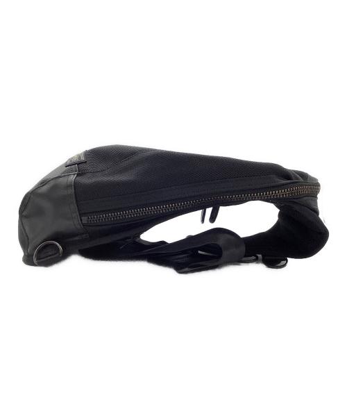 PORTER（ポーター）PORTER (ポーター) ヒートスリングショルダーバック ブラックの古着・服飾アイテム