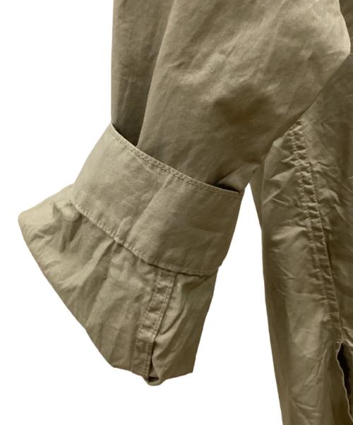 STILL BY HAND（スティルバイハンド）STILL BY HAND (スティルバイハンド) ボタンレススキッパーシャツ ベージュ サイズ:50の古着・服飾アイテム