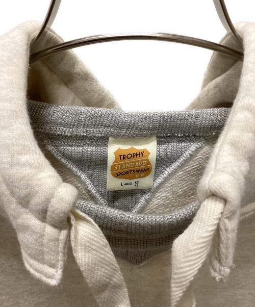 Trophy Clothing（トロフィークロージング）Trophy Clothing (トロフィークロージング) プルオーバーパーカー アイボリー サイズ:40/Lの古着・服飾アイテム