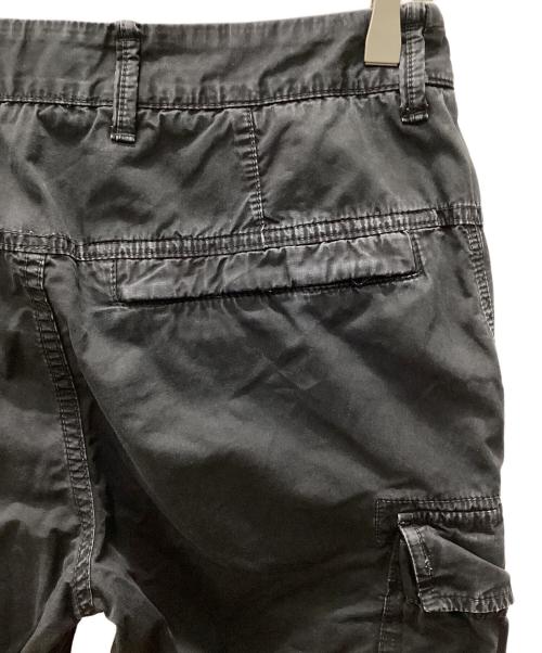 STONE ISLAND（ストーンアイランド）STONE ISLAND (ストーンアイランド) BRUSHED COTTON CANVAS OLD EFFECT CARGO PANTS ブラック サイズ:76㎝　Ｗ30の古着・服飾アイテム