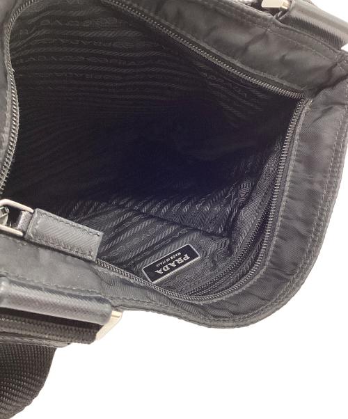 PRADA（プラダ）PRADA (プラダ) ナイロンショルダーバッグ ブラックの古着・服飾アイテム