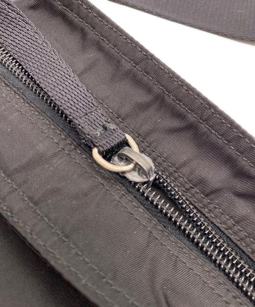 PRADA（プラダ）PRADA (プラダ) ナイロンショルダーバッグ ブラックの古着・服飾アイテム