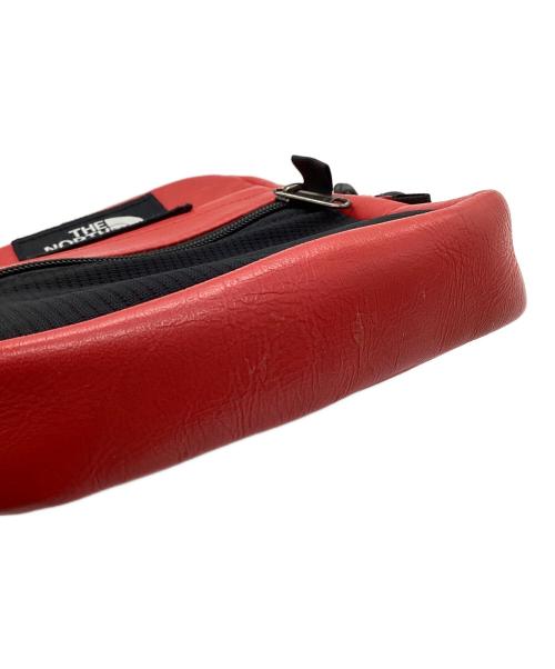 THE NORTH FACE（ザ ノース フェイス）THE NORTH FACE (ザ ノース フェイス) SUPREME (シュプリーム) ショルダーバッグ レッド×ブラックの古着・服飾アイテム