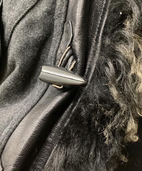 EMPORIO ARMANI（エンポリオ アルマーニ）EMPORIO ARMANI (エンポリオアルマーニ) ファー付きレザーコート ブラック サイズ:34の古着・服飾アイテム