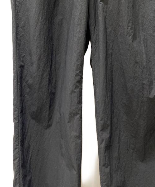 UNITED ARROWS（ユナイテッドアローズ）UNITED ARROWS (ユナイテッドアローズ) ダントツ撥水 ナイロン イージーパンツ グレー サイズ:Sの古着・服飾アイテム