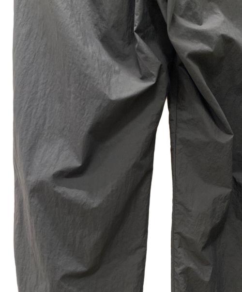 UNITED ARROWS（ユナイテッドアローズ）UNITED ARROWS (ユナイテッドアローズ) ダントツ撥水 ナイロン イージーパンツ グレー サイズ:Sの古着・服飾アイテム