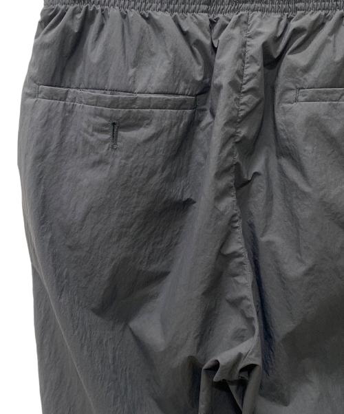 UNITED ARROWS（ユナイテッドアローズ）UNITED ARROWS (ユナイテッドアローズ) ダントツ撥水 ナイロン イージーパンツ グレー サイズ:Sの古着・服飾アイテム