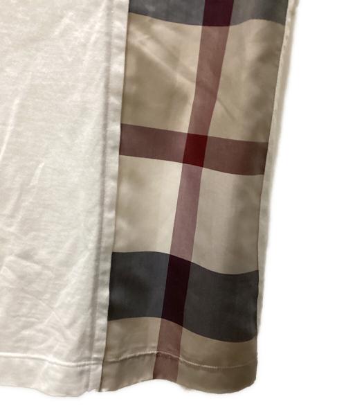 BLUE LABEL CRESTBRIDGE（ブルーレーベルクレストブリッジ）BLUE LABEL CRESTBRIDGE (ブルーレーベルクレストブリッジ) Tシャツ ホワイト×ベージュ サイズ:38の古着・服飾アイテム